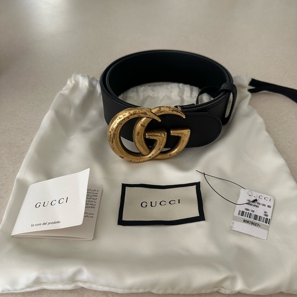 Gucci Black Leather Belt with Gold GG Buckle - Picture 1 of 3